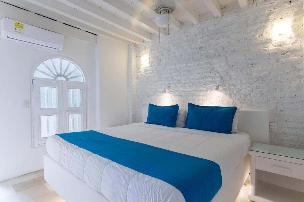 15 Bedroom Old Mansion Cartagena